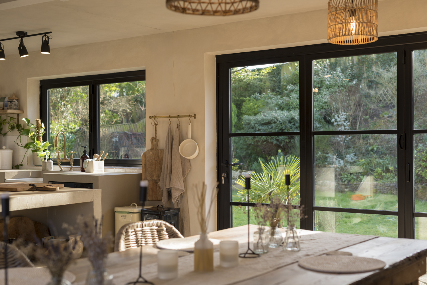 Bifold window