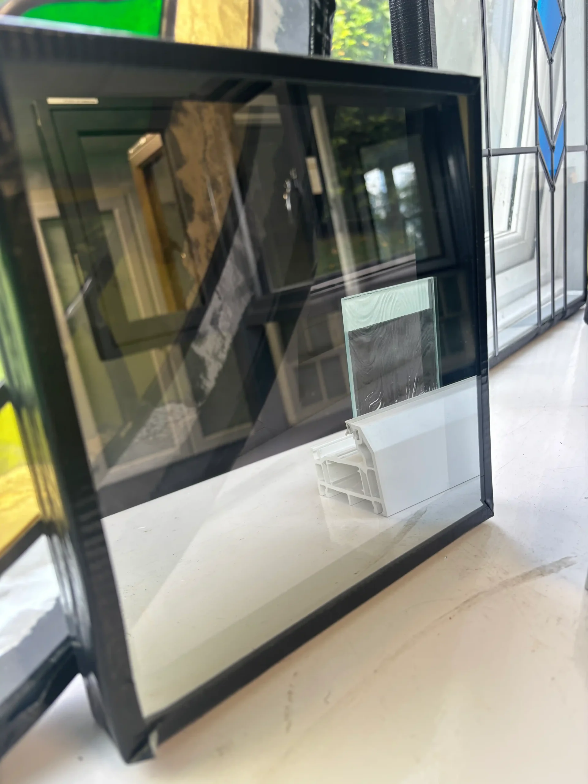 mirror glass img