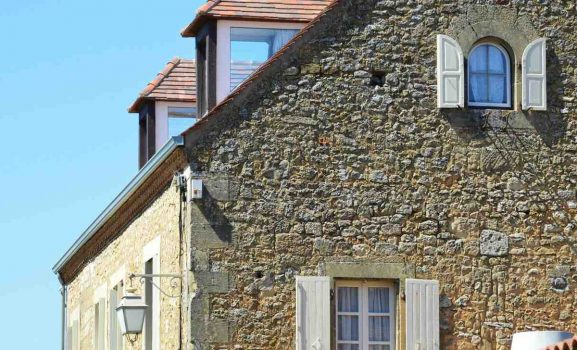 casement vs cottage windows